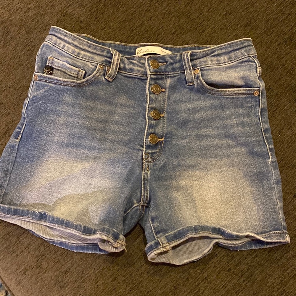 Size 28, medium was jean shorts.